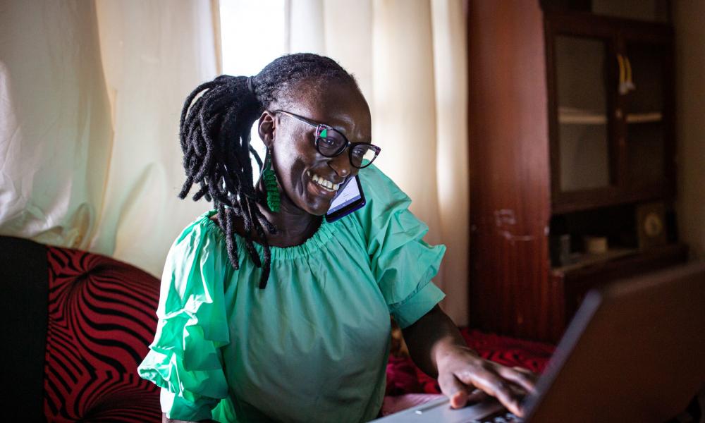 Juliet Otieno is studying for a masters in development communications. She also works from her Nairobi home as a social media/communication consultant. She is taking part in LC's i2i programme.